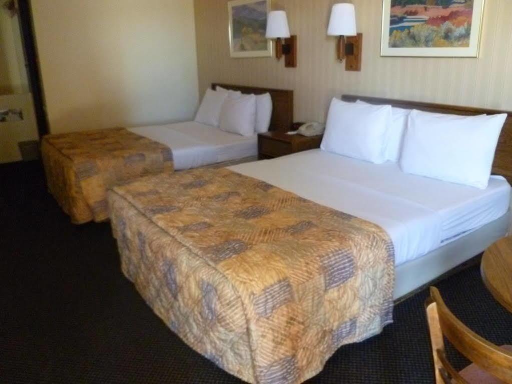 Americas Best Value Inn & Suites Ft Collins E At I-25 Fort Collins Exteriér fotografie