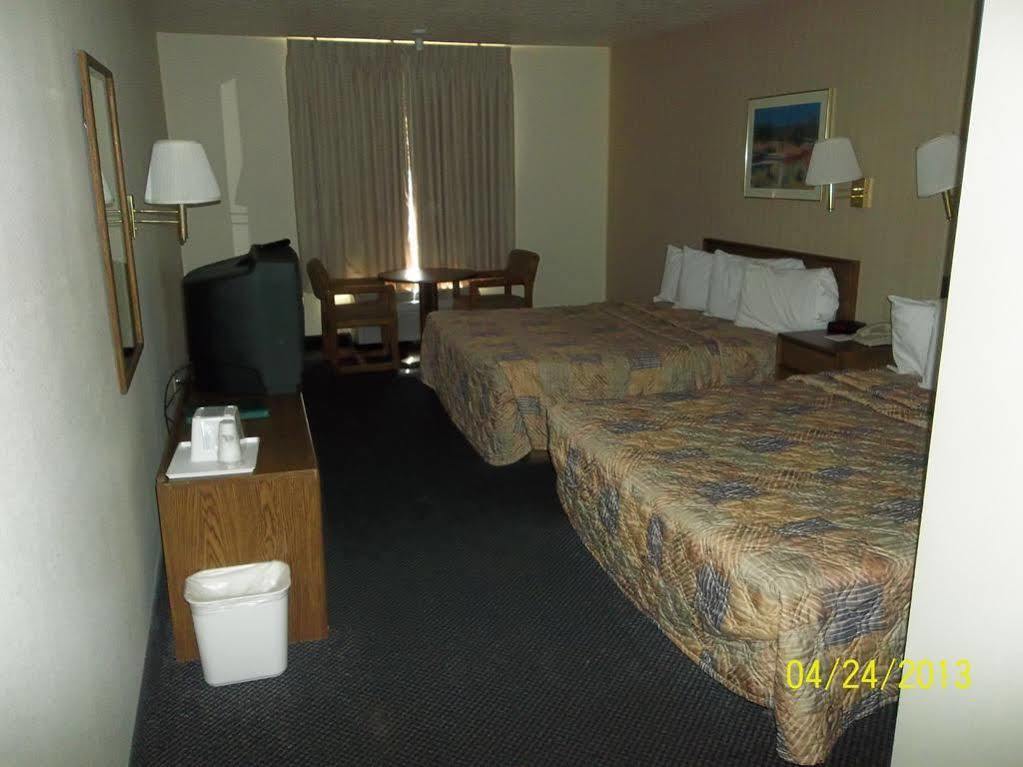 Americas Best Value Inn & Suites Ft Collins E At I-25 Fort Collins Exteriér fotografie