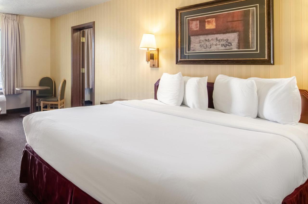 Americas Best Value Inn & Suites Ft Collins E At I-25 Fort Collins Exteriér fotografie