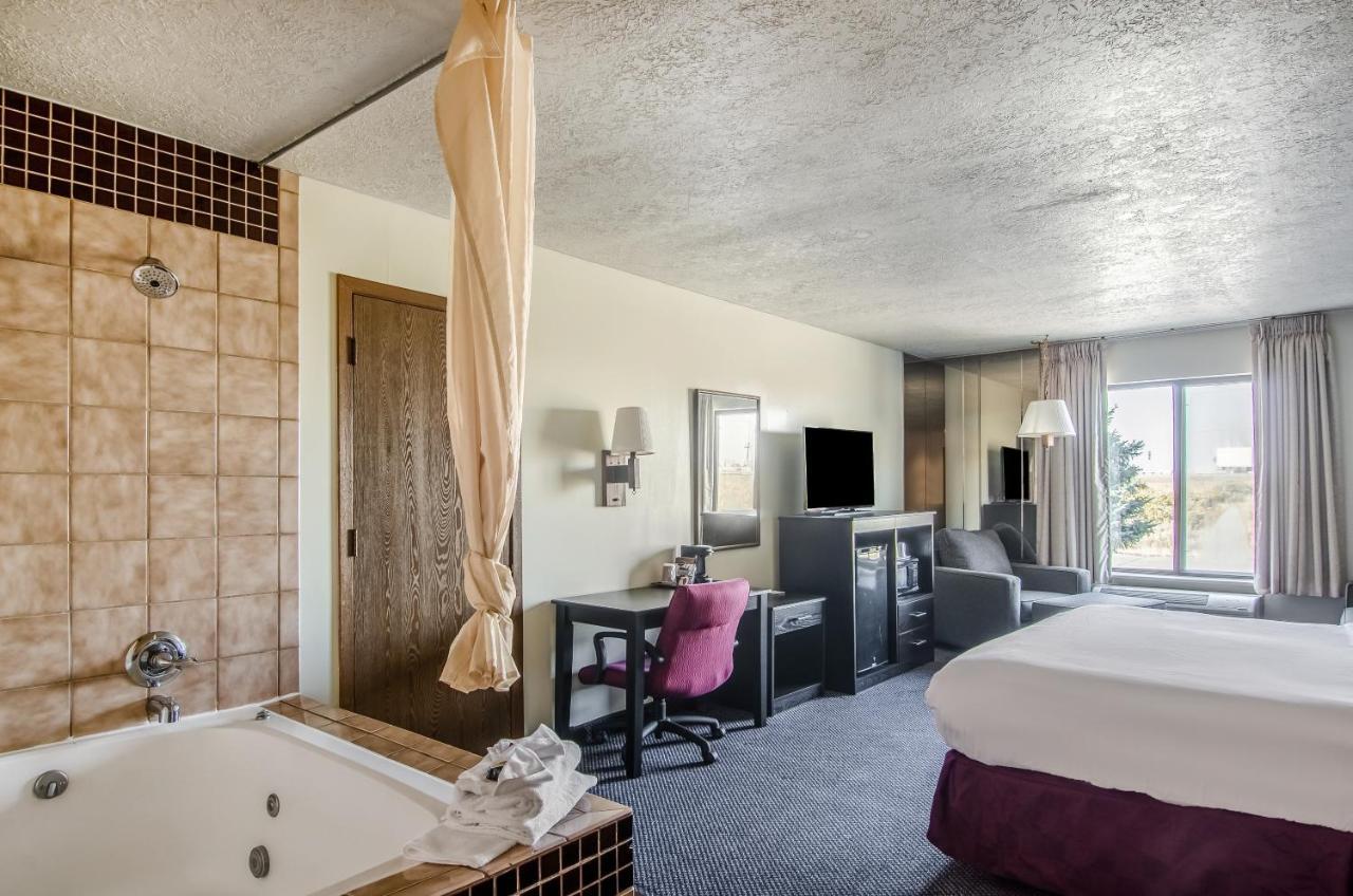 Americas Best Value Inn & Suites Ft Collins E At I-25 Fort Collins Exteriér fotografie